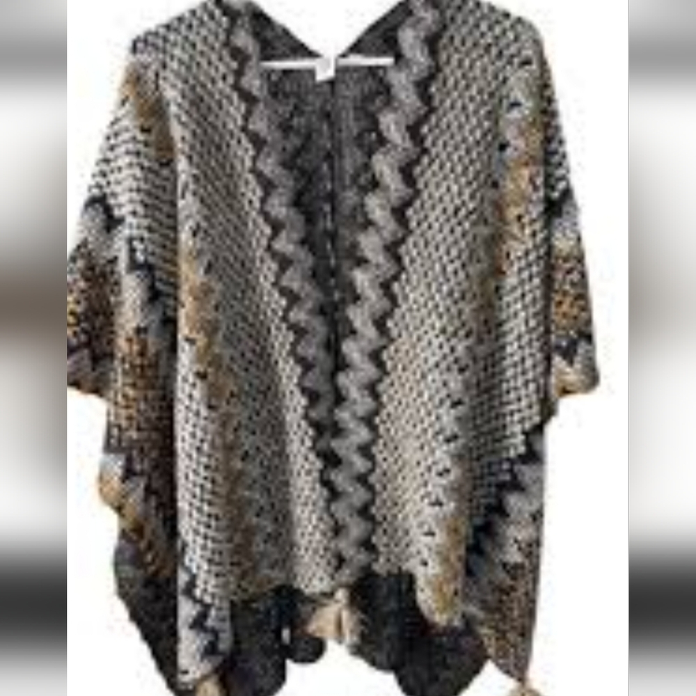 Michael Stars Evereve Cardigan. OS Fringe Macrame Shawl Poncho Cardigan